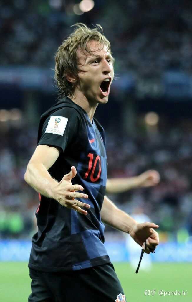 记者：诺坎普保安看到梅西后非常惊讶，当即就放他进去了