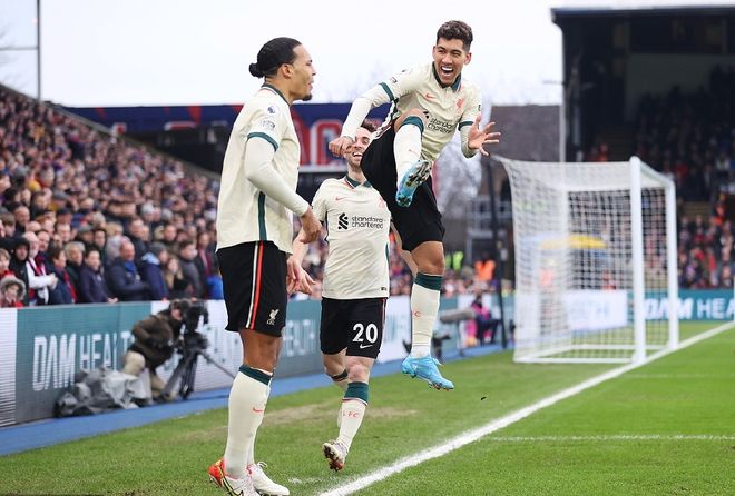 阿贾克斯官方：将彻查燃放烟花的肇事者，并采取适当措施