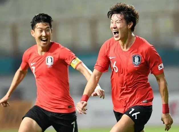 西甲半场：莫雷诺、科斯塔破门，比利亚雷亚尔1-1马略卡（西甲半场：莫雷诺与科斯塔互破门，比利亚雷亚尔暂1-1马略卡）