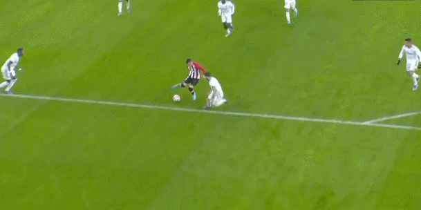 巴黎人报关注蓉城罚单：中国俱乐部因球迷种族歧视对方球员被罚6万欧